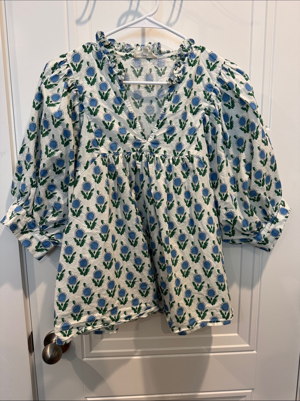 entro White V-Neck Floral Puff Sleeve Tunic with Blue and Green Print